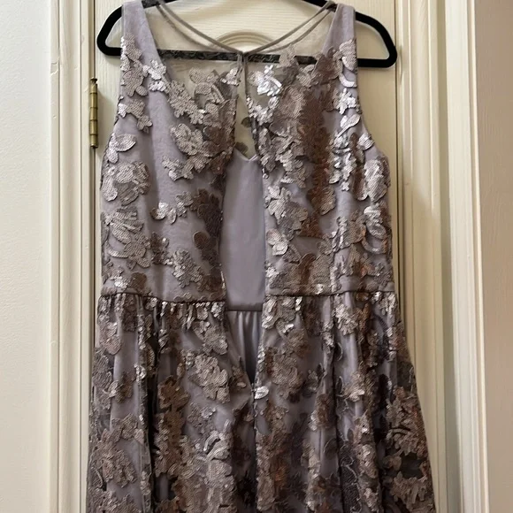 Vera Wang sequin silver cocktail dress size 14 - Picture 4 of 15